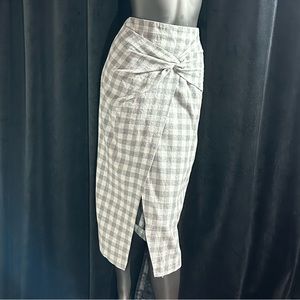 Zara Plaid Skirt with Knott